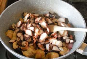 Piovra E Carciofi In Padella preparazione 4