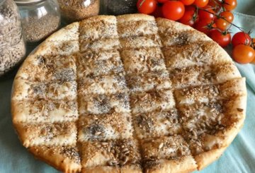 Torta sfoglia di salatini ai semi preparazione 6