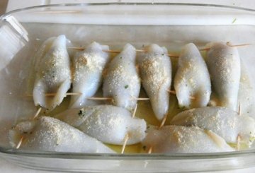Calamari ripieni di prezzemolo e aglio  preparazione 5