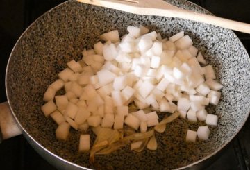 Sugo vegan al daikon con linguine preparazione 2