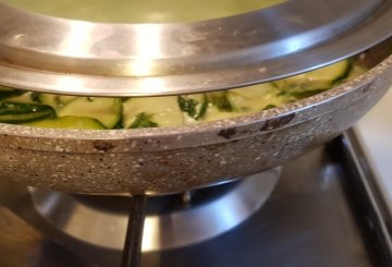 Frittata Di Zucchine preparazione 3