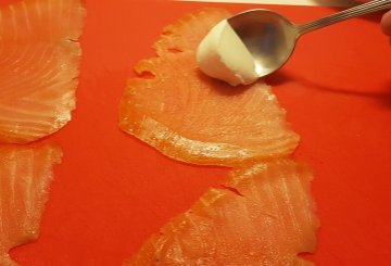 Involtini di salmone al sesamo preparazione 0