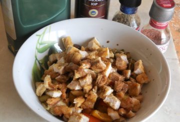 Insalata di pollo in agrodolce preparazione 3