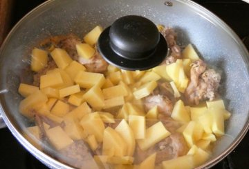 Padellata di coniglio con patate preparazione 4