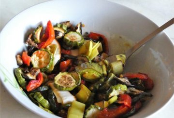 Quinoa con insalata di verdure grigliate preparazione 4