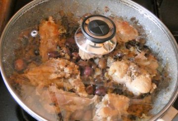 Coniglio alle melanzane, olive e origano preparazione 7