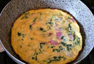 Frittata con foglie di ravanelli preparazione 8