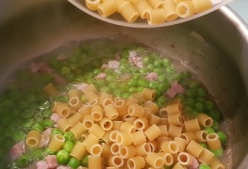 Pasta e piselli alla napoletana preparazione 4