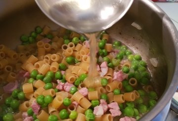 Pasta e piselli alla napoletana preparazione 5