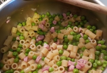 Pasta e piselli alla napoletana preparazione 7