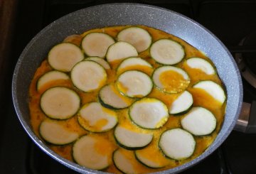 Frittata con cipollotti e zucchine  preparazione 5