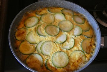 Frittata con cipollotti e zucchine  preparazione 6