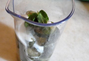 Salsa di zucchine allo yogurt e menta preparazione 4