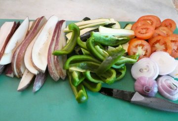 Teglia estiva di verdure al forno gratinate preparazione 0