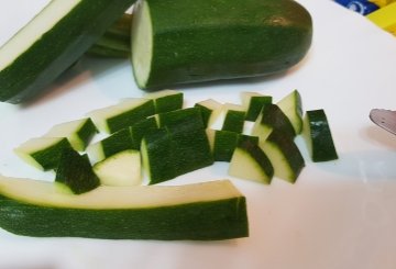 Pasta alla carbonara di zucchine preparazione 0