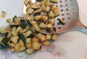 Pasta alla carbonara di zucchine preparazione 3