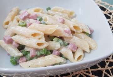 Pasta piselli e prosciutto preparazione 9