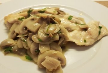 Scaloppine di pollo ai funghi preparazione 6