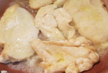 Scaloppine di pollo ai funghi preparazione 3