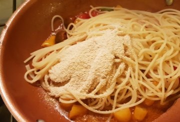 Spaghetti con pomodori colorati preparazione 5