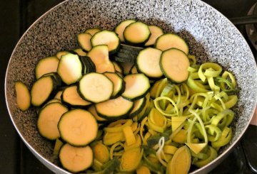 Torta salata con porri preparazione 0