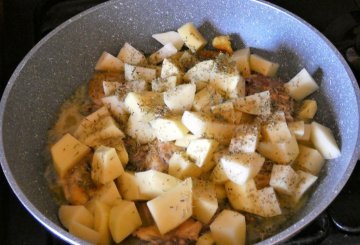 Faraona con patate preparazione 3