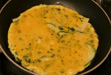 Frittata con zucchine e gamberoni    preparazione 4