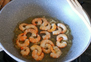 Gnocchi al salmone e gamberi preparazione 1