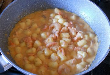 Gnocchi al salmone e gamberi preparazione 6