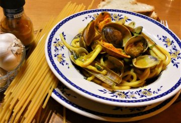 Pasta con frutti di mare al curry preparazione 10