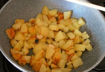 Patate al vino bianco preparazione 4