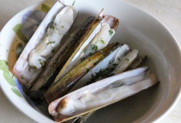 Vongole e cannolicchi in guazzetto preparazione 1