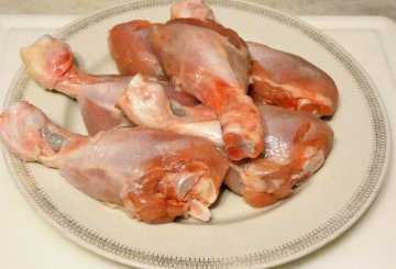 Cosce di pollo alla paprika preparazione 0