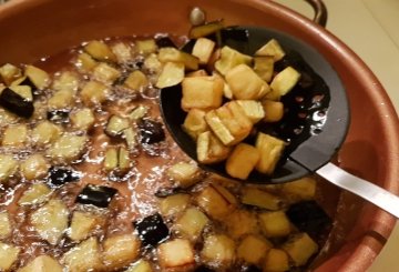 Pasta pesce spada e melanzane preparazione 1