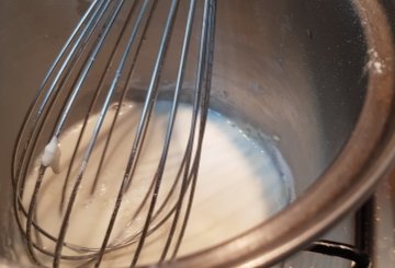 Crema pasticcera senza uova preparazione 3