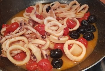 Calamari in padella preparazione 7