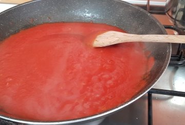 Pasta al sugo preparazione 1