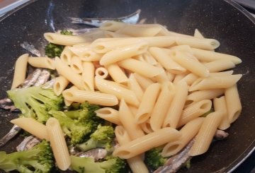 Pasta broccoli e alici preparazione 4