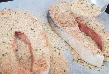 Salmone gratinato preparazione 2