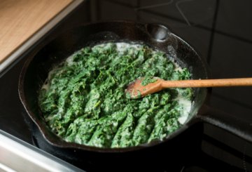 Tagliolini con ricotta e spinaci preparazione 1