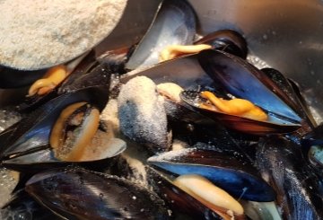 Cozze alla Busara preparazione 8