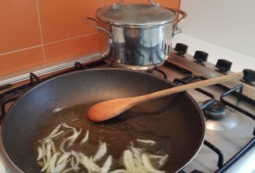 PASTA CON ASPARAGI E SALSICCIA preparazione 1