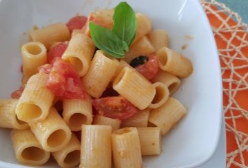 Mezze Maniche con Bottarga e Pomodorini preparazione 5