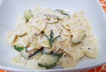 Pasta ricotta e zucchine preparazione 10