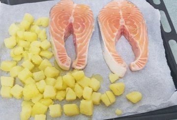 Salmone al Forno con Patate preparazione 6