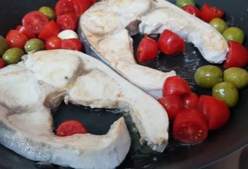 Salmone alla mediterranea preparazione 2