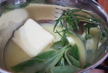 Gnocchi di Zucca Burro e Salvia  preparazione 2