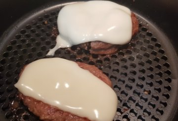 Hamburger in Friggitrice ad Aria preparazione 1