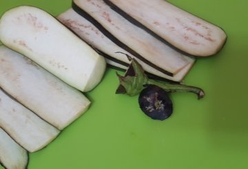 Parmigiana Di Melanzane Al Forno preparazione 1