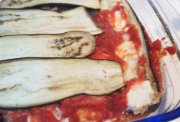 Parmigiana Di Melanzane Al Forno preparazione 8